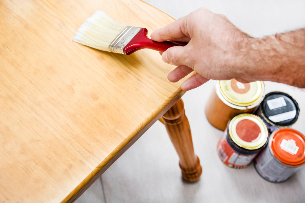 Peindre un meuble en bois sans poncer 